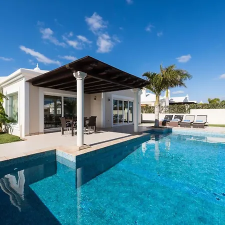 Villa Puerto Del Carmen Sleeps 4 Pool Air Con Wifi *