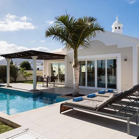 Villa Puerto Del Carmen Sleeps 4 Pool Air Con Wifi Puerto del Carmen (Lanzarote)