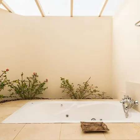 Puerto Del Carmen Sleeps 4 Pool Air Con Wifi Villa